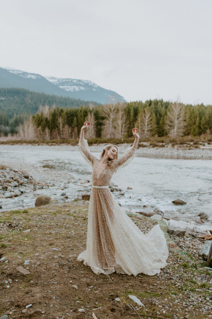 Mt. Rainier elopement by Madison Ison Photograaphy 